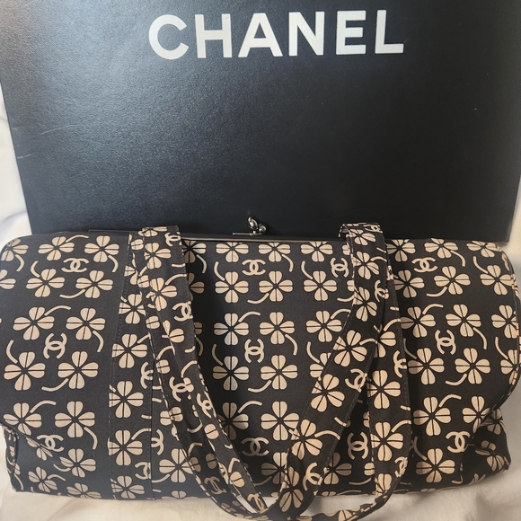 RARE VINTAGE Chanel Black CC Logo Clover - Picture 2 of 5